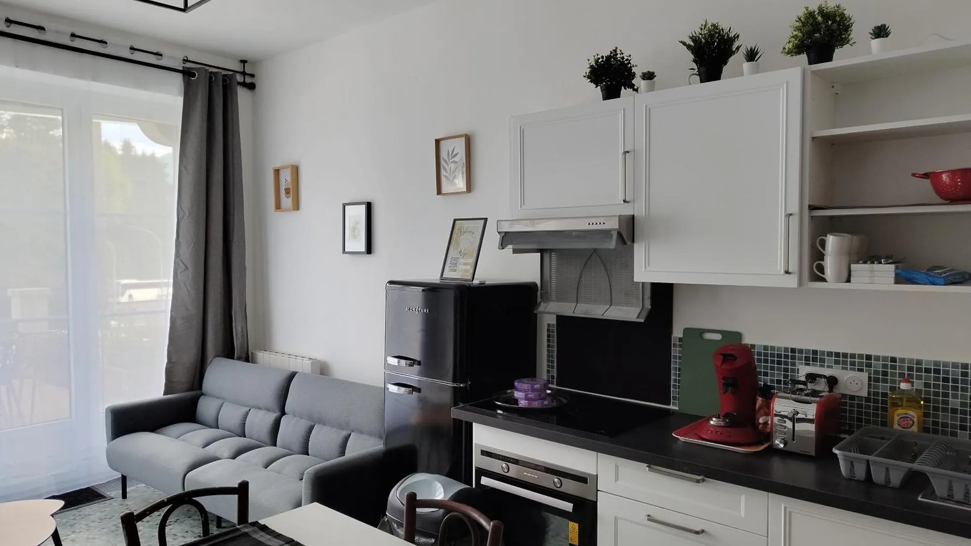 Charmant Logement Avec 2 Chambres Jusqu\'A 6 Voyageurs Proche Centre Ville contacts